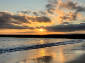 Sunset Beach and Golf, all-natural designer home